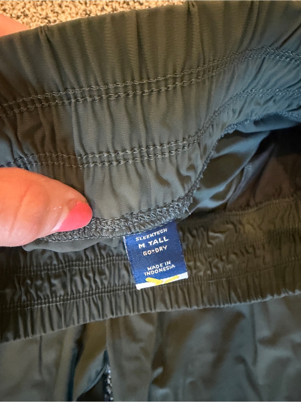 Old Navy High Wasted Sleektech Cargo Joggers - Picture 9 of 9